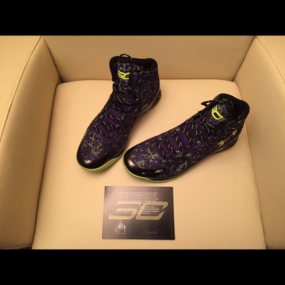 Under Armour curry 1's - Picture 2 of 2