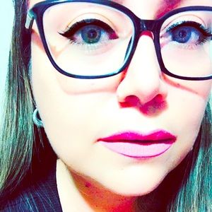 Meet your Posher, Alma