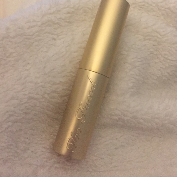 New too faced lipstick with out box bumbleberry
