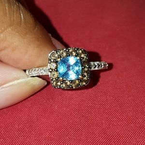 ***PRICE DROP*** 10k Gold Blue Topaz ring