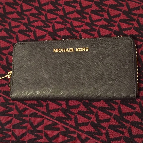 MICHAEL KORS BLACK WALLET