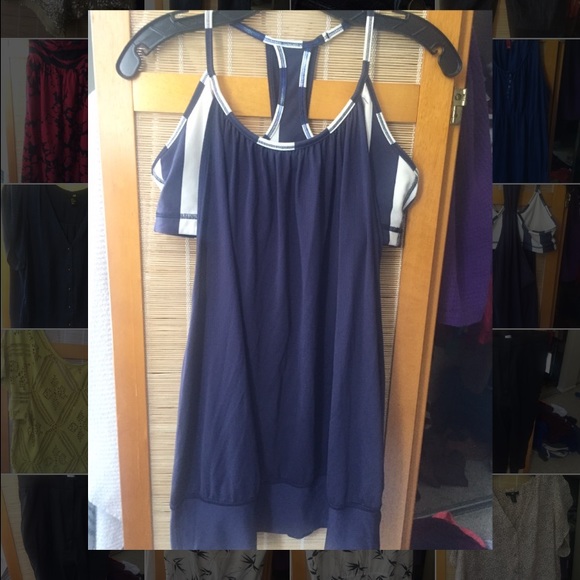 Lululemon sports tank top with built in bra