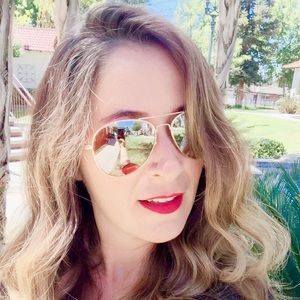 Meet your Posher, Yadira