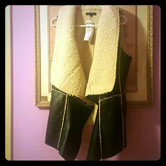 Black sheep leather vest
