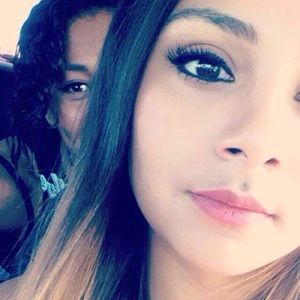 Meet your Posher, Cassandra