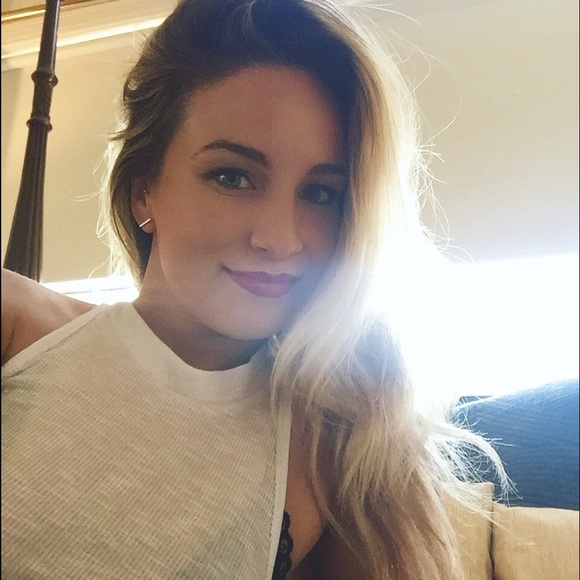 Meet your Posher, Emily - Picture 1 of 1