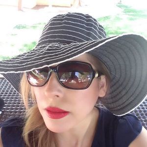 Meet your Posher, Judith