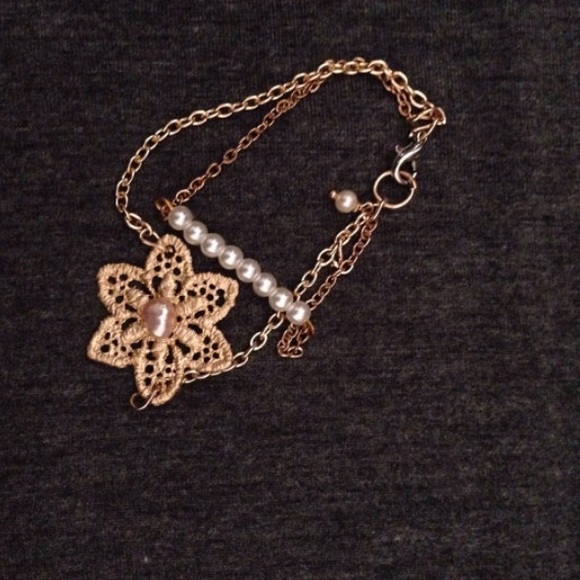 dcrunnergirl boutique Jewelry - Delicate filigree faux pearl two-layer bracelet