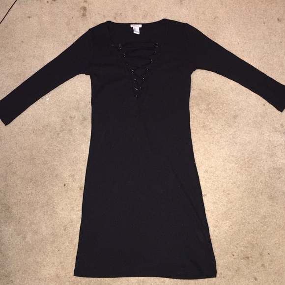 Black body-con dress