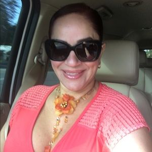 Meet your Posher, Maria