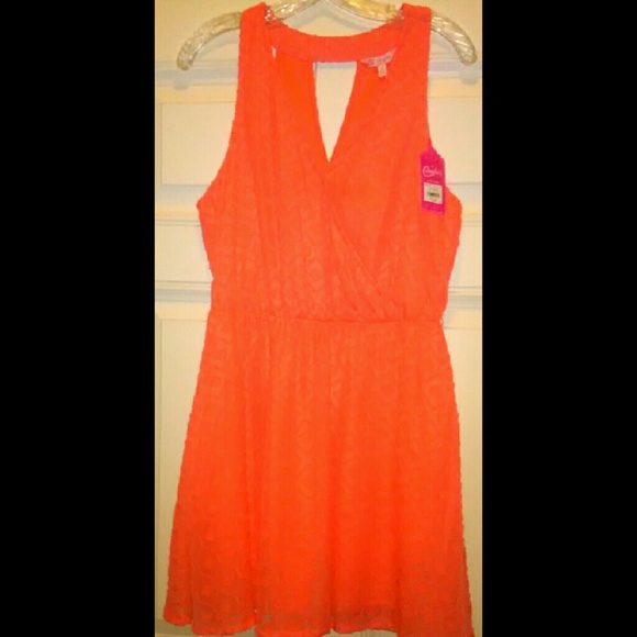 Dress - Picture 3 of 3