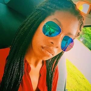 Meet your Posher, Briana