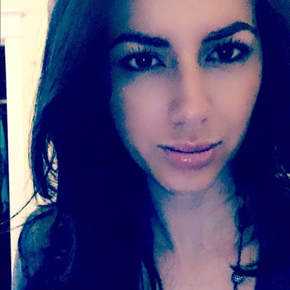 Meet your Posher, Cindy - Picture 1 of 1