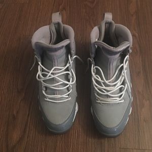 Cool Grey Retro Jordans size 8