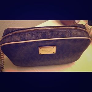 Michael Kors cross body purse