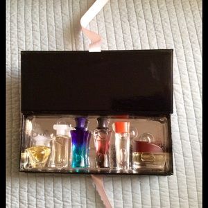MARY KAY MINATURE FRAGRANCE COLLECTION