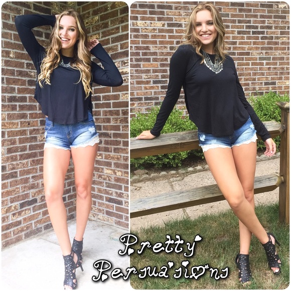 SALE‼️Black Ribbed Slit Sides Long Sleeve Top - Picture 4 of 7