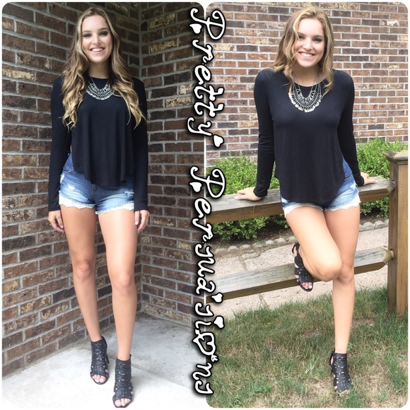 SALE‼️Black Ribbed Slit Sides Long Sleeve Top - Picture 7 of 7