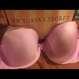 Pink Victoria secret Bra size 38 DD