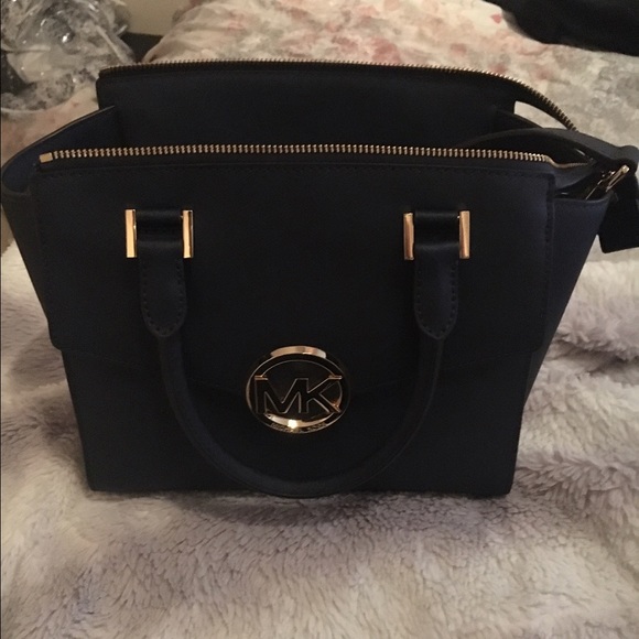 Michael Kors - Picture 1 of 4