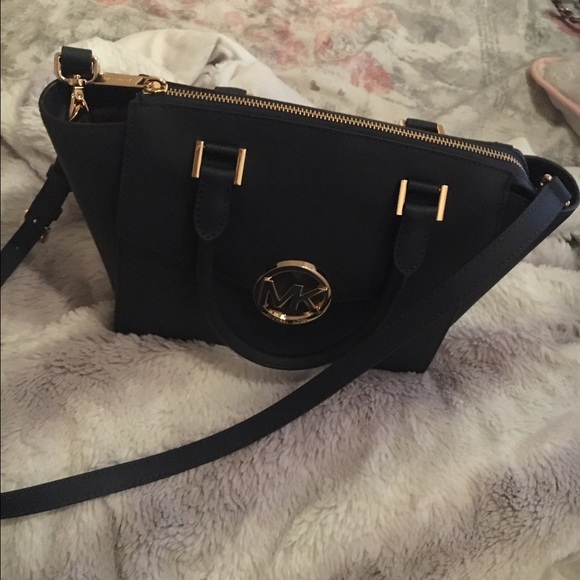 Michael Kors - Picture 2 of 4