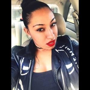 Meet your Posher, Mimi