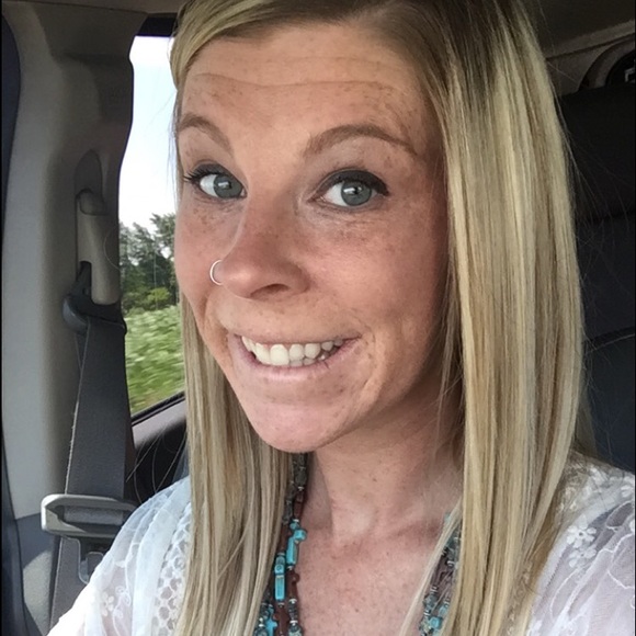 Meet your Posher, Ashley