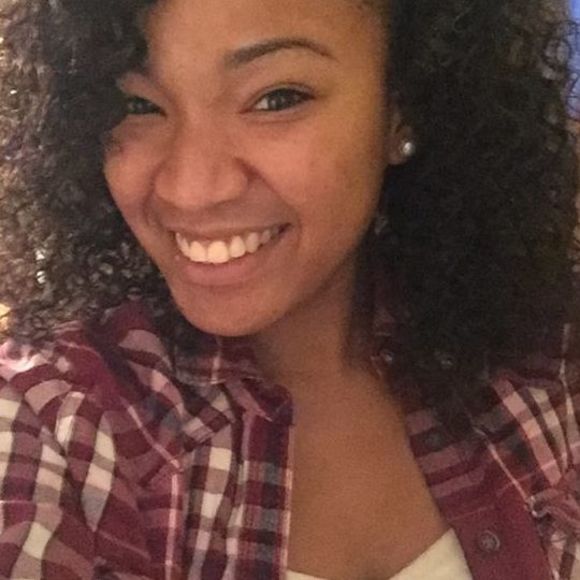 Meet your Posher, Alexis
