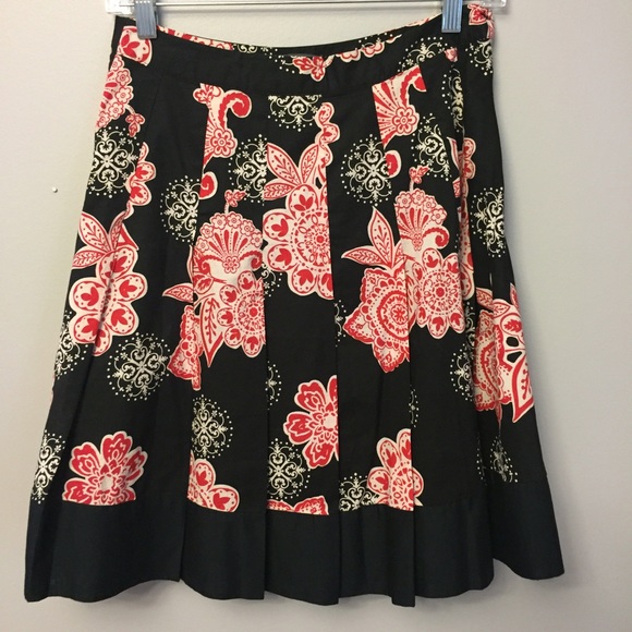 Forever 21 floral pleated skirt