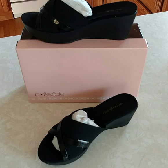 Women's dress shoe