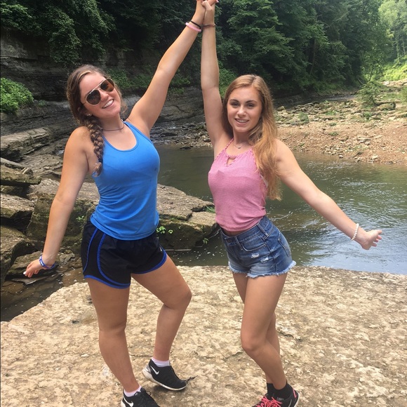 Meet your Posher, Abby