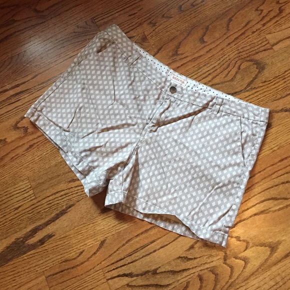 Grey patterned shorts