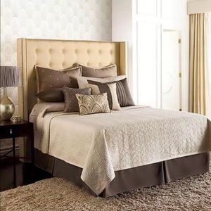 Jennifer Lopez bedding Quilted Coverlet Queen