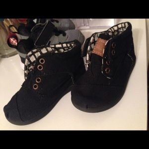 Toms