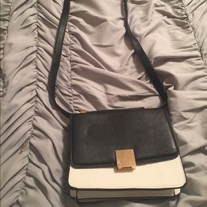Black | White Crossbody