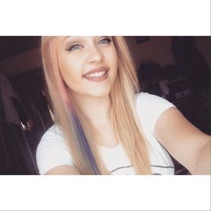 Meet your Posher, Kayla