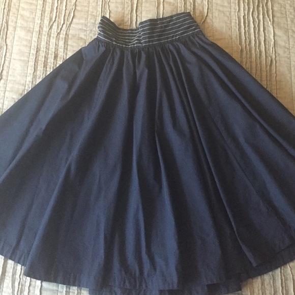 🎗🎗EShaki full skirt with pockets.