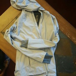 Light weight fitted coat