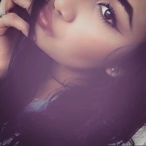 Meet your Posher, Zury