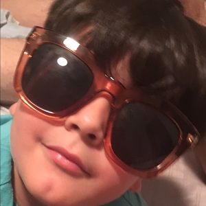 Meet your Posher, Dina