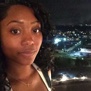Meet your Posher, Lakeisha