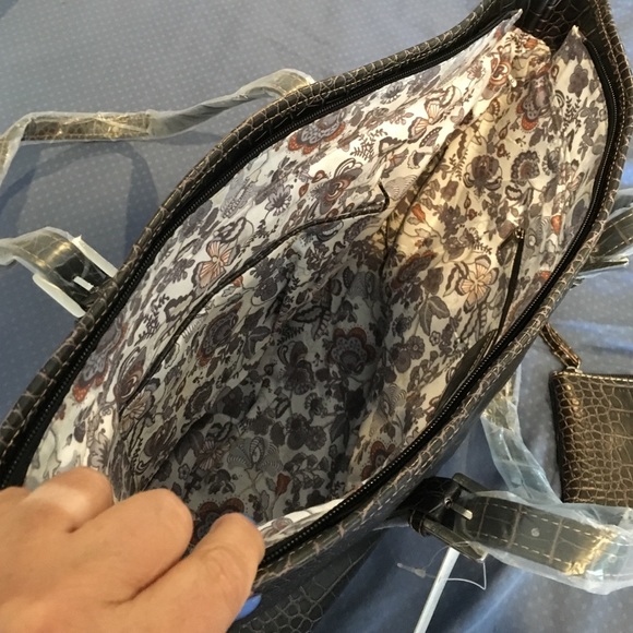 Tiote - Picture 2 of 4