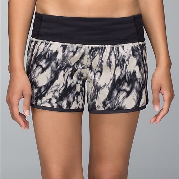 EUC Lululemon run times size 6 shorts!