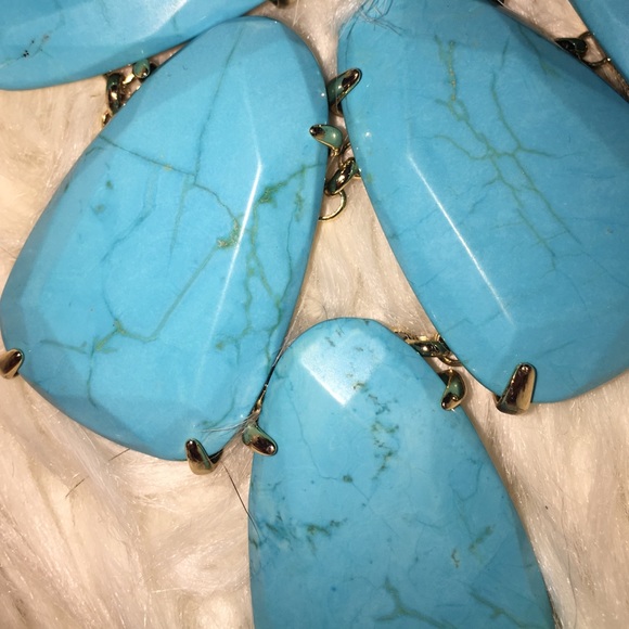 Kendra Scott Harlow Necklace! - Picture 2 of 4