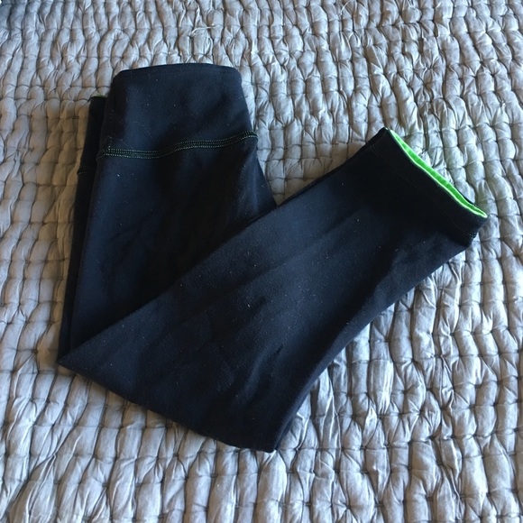 REVERSIBLE WUNDER UNDER CROPS size 4