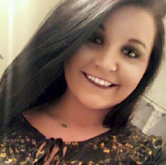 Meet your Posher, Ashley - Picture 1 of 3