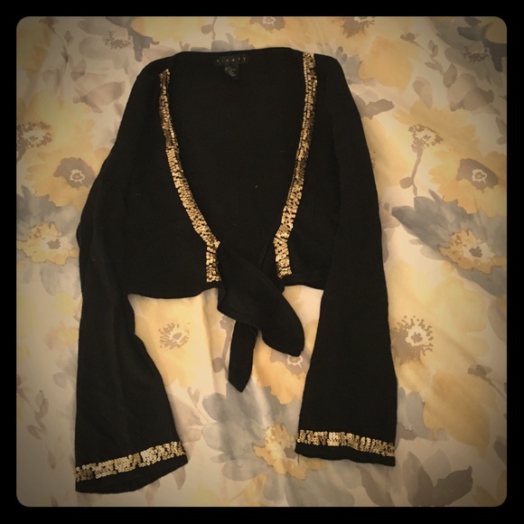 Cute 90s style wrap!