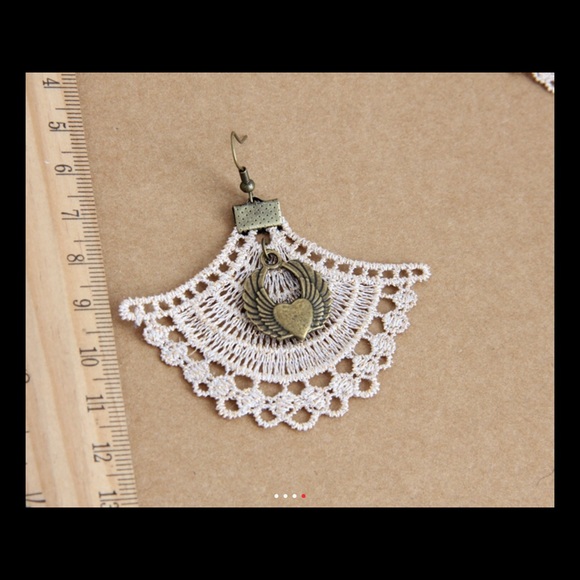 Gothic rose tassel long drop handmade earrings - Picture 2 of 4