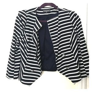 Cropped Blazer