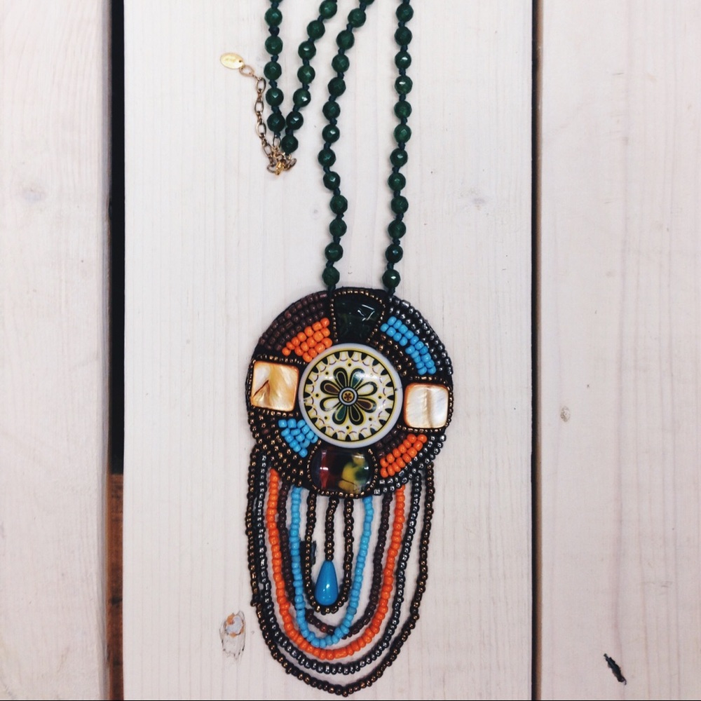 Beaded necklace with pendant